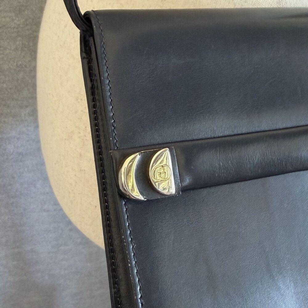 Gucci Vintage Crossbody Clutch Bag Solid Black Leather Minimalist Old Money Logo - Picture 4 of 11